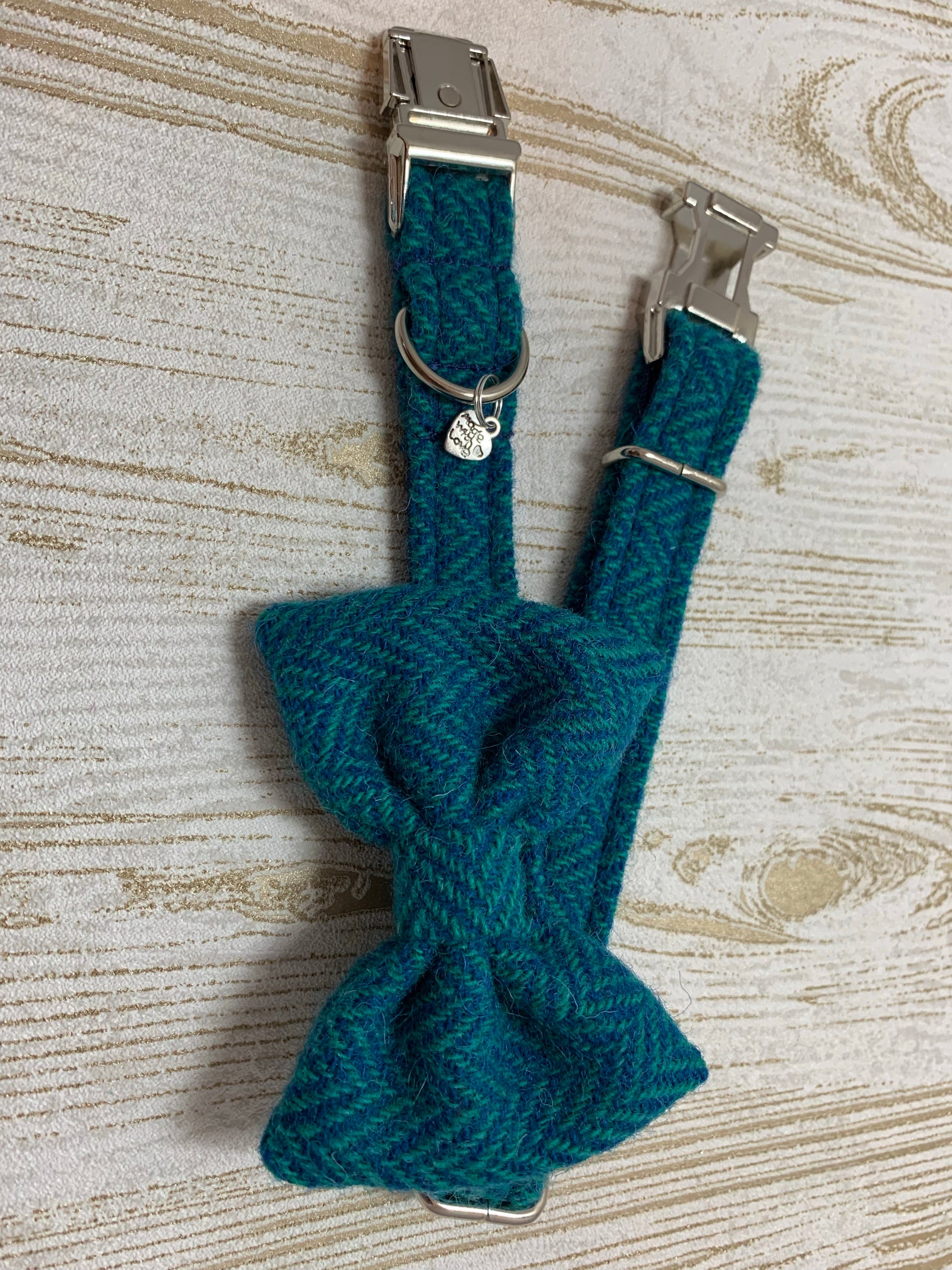 (Luskentyre) Harris Tweed Bow Tie Dog Collar - Aquamarine Herringbone - BOWZOS