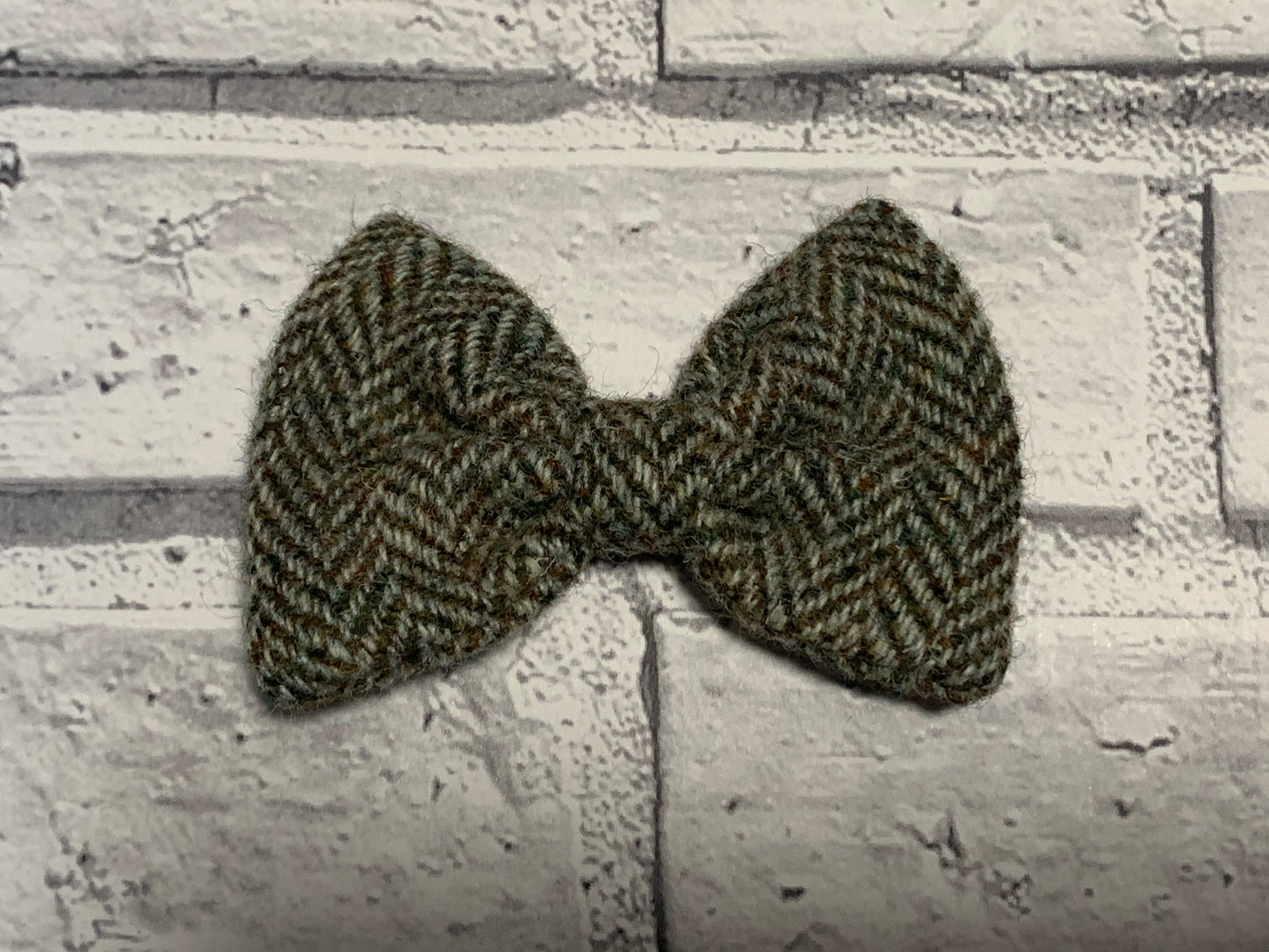 (Beige Herringbone) Bowzos Bow - Harris Tweed® Beige Herringbone
