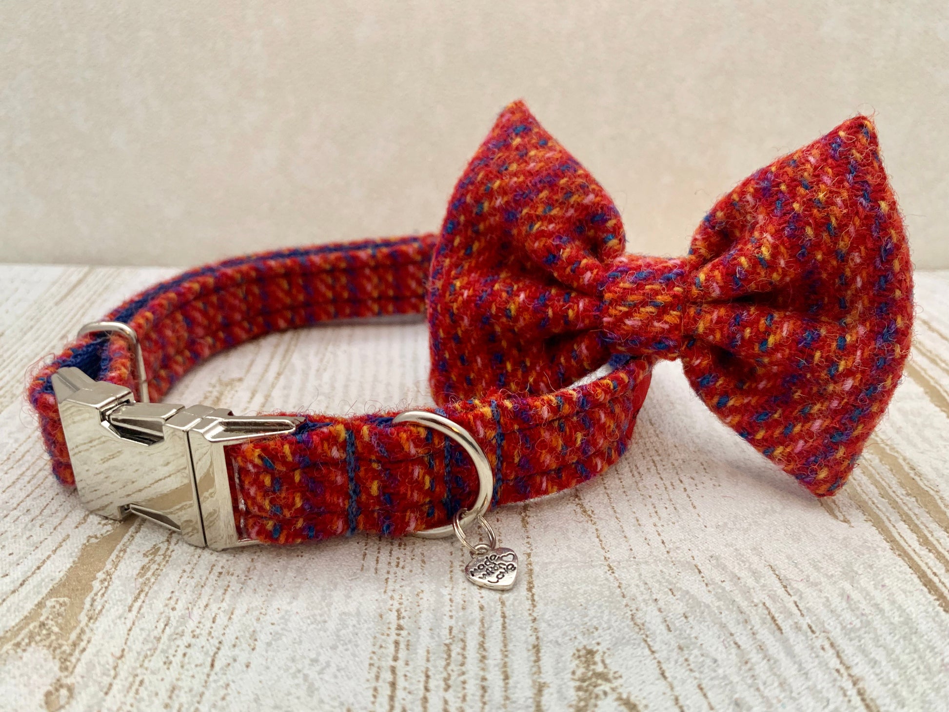 (Kelburn) Harris Tweed Bow Tie Dog Collar - Red Kaona - BOWZOS