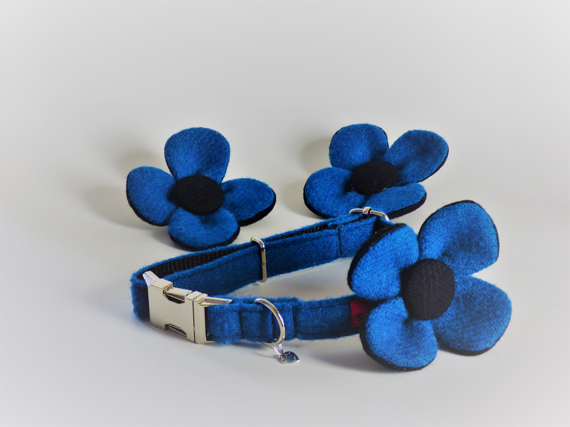 (Bonnie) Harris Tweed Flower Dog Collar & Lead Set - Blue - BOWZOS