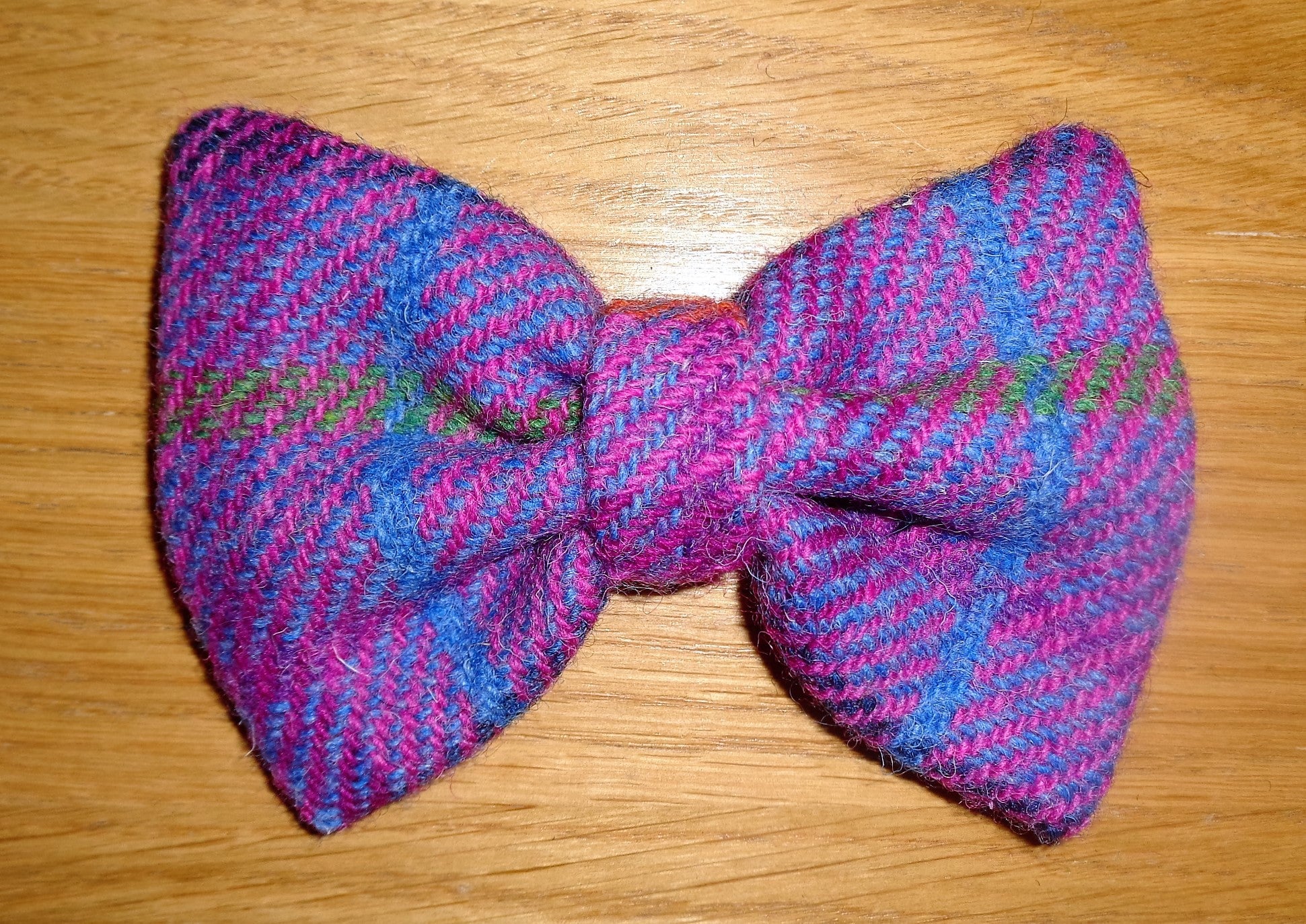 (Jura) Bowzos Bow - Harris Tweed Purple Check - BOWZOS