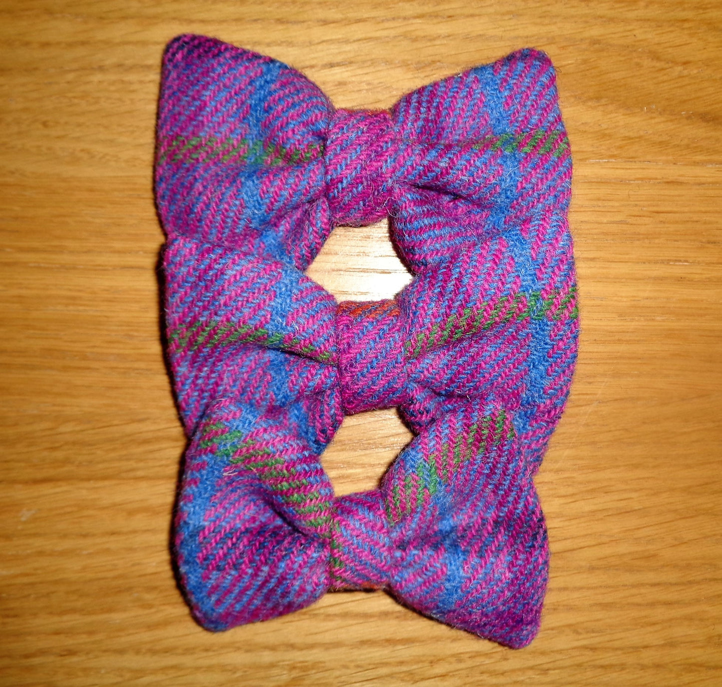(Jura) Bowzos Bow - Harris Tweed Purple Check - BOWZOS