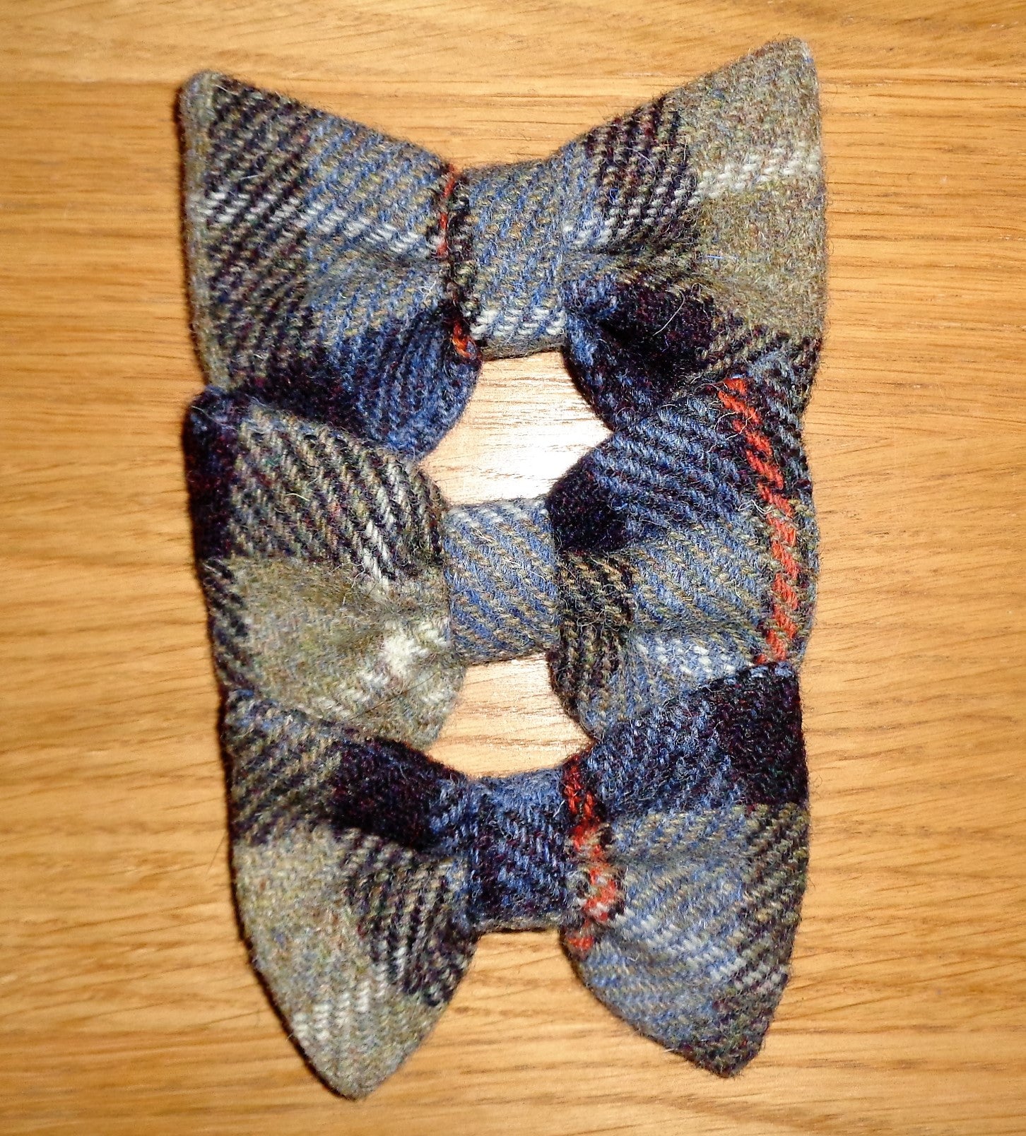 Bowzos Bow - Harris Tweed MacKenzie Tartan - BOWZOS