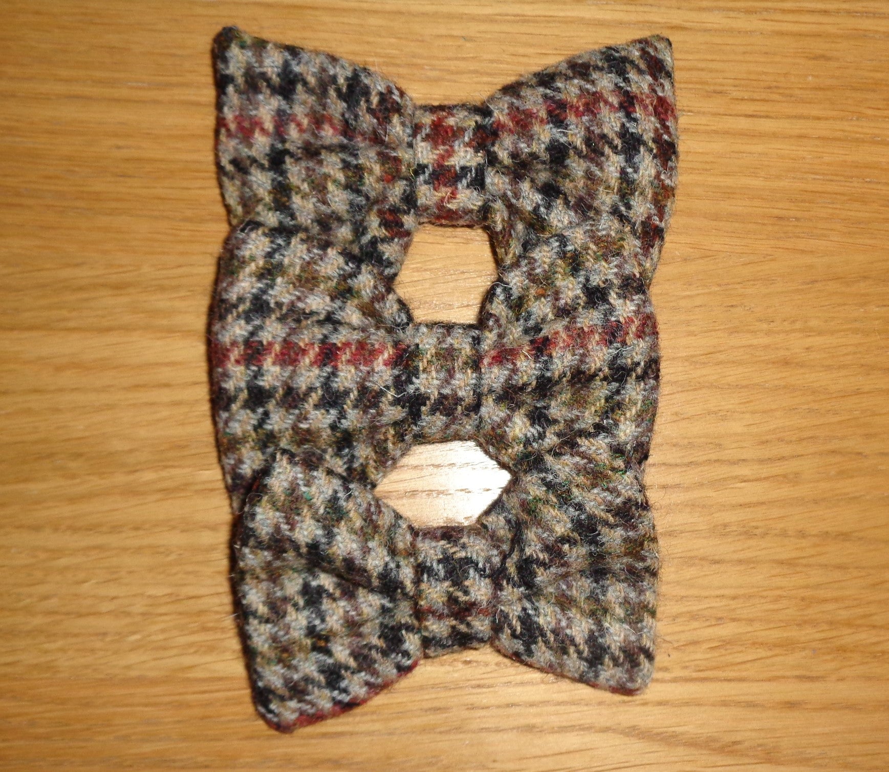 Bowzos Bow - Harris Tweed Brown Houndstooth - BOWZOS