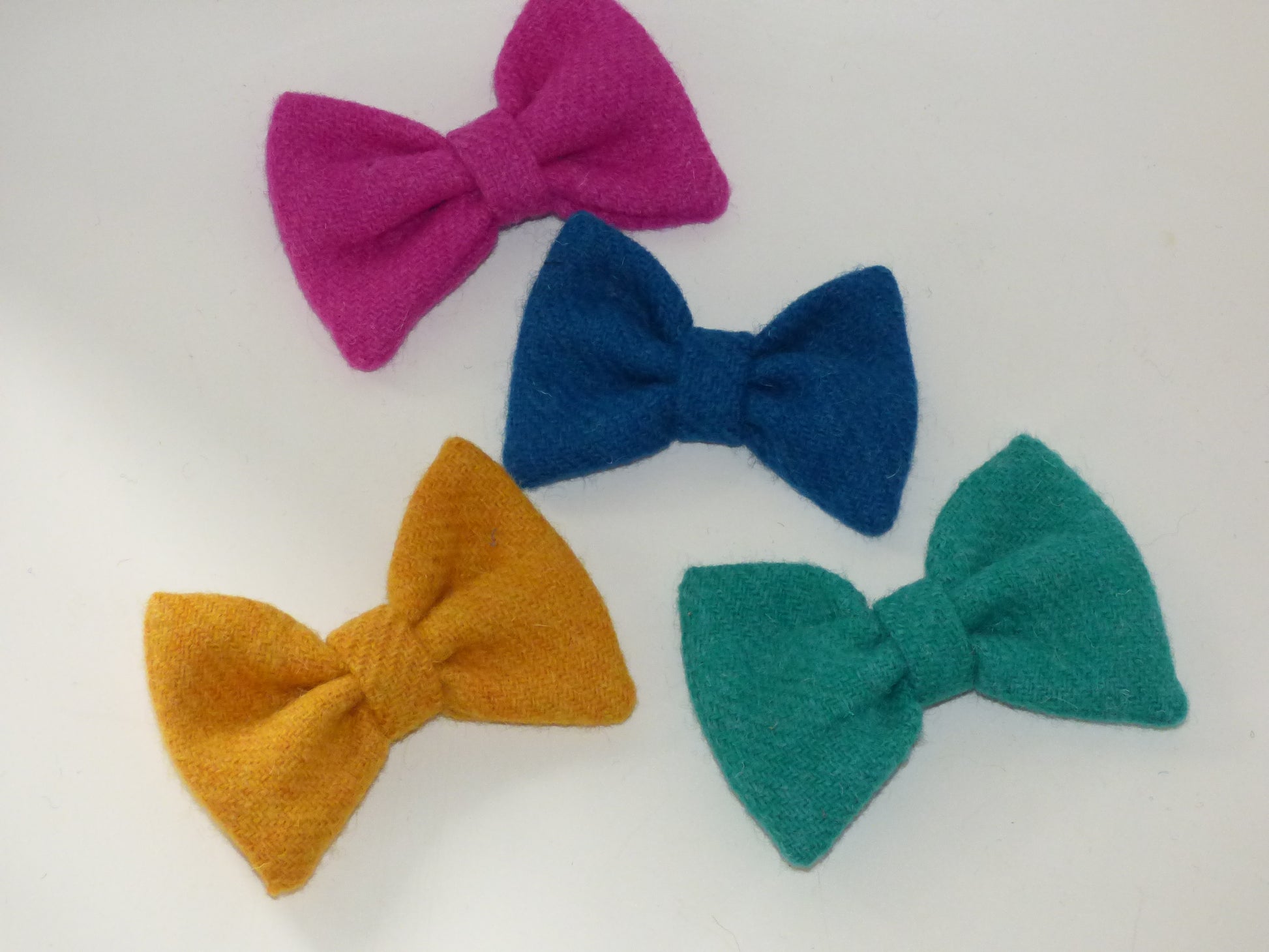 (Roxburghe) Bowzos Bow - Harris Tweed Bubblegum Pink - BOWZOS