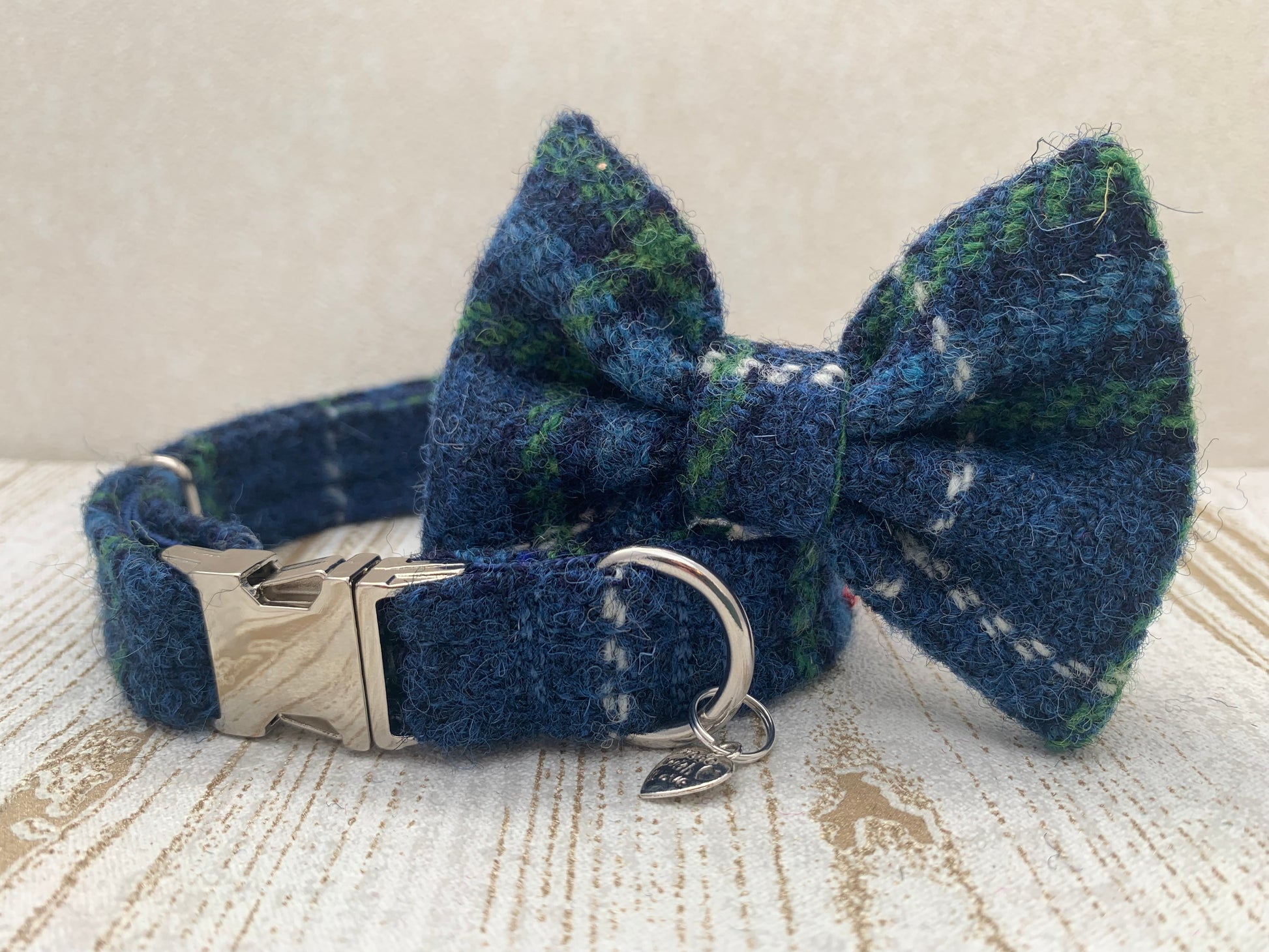 (St Andrews) Harris Tweed Bow Tie Dog Collar - Blue & White Check - BOWZOS