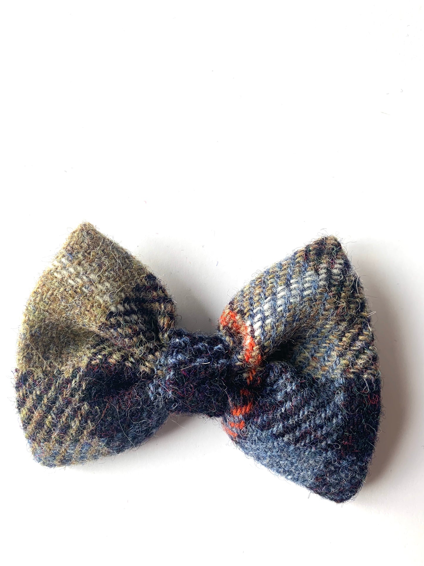 Bowzos Bow - Harris Tweed® MacKenzie Tartan